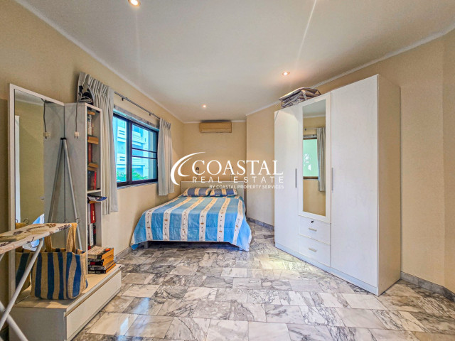 ทาวน์เฮ้าส์สำหรับขายที่พระตำหนัก