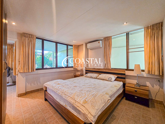 ทาวน์เฮ้าส์สำหรับขายที่พระตำหนัก