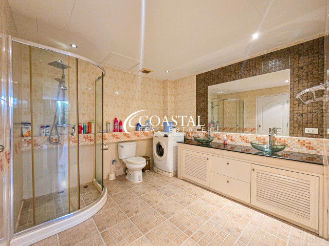 ทาวน์เฮ้าส์สำหรับขายที่พระตำหนัก