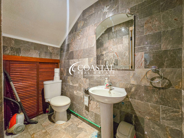 ทาวน์เฮ้าส์สำหรับขายที่พระตำหนัก