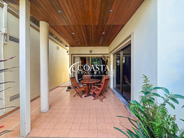 ทาวน์เฮ้าส์สำหรับขายที่พระตำหนัก