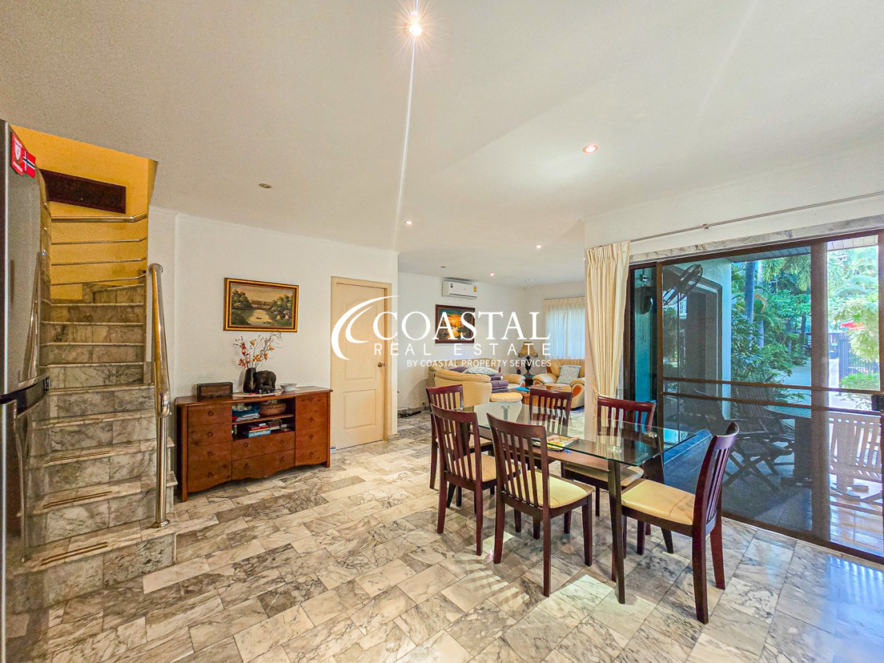 ทาวน์เฮ้าส์สำหรับขายที่พระตำหนัก