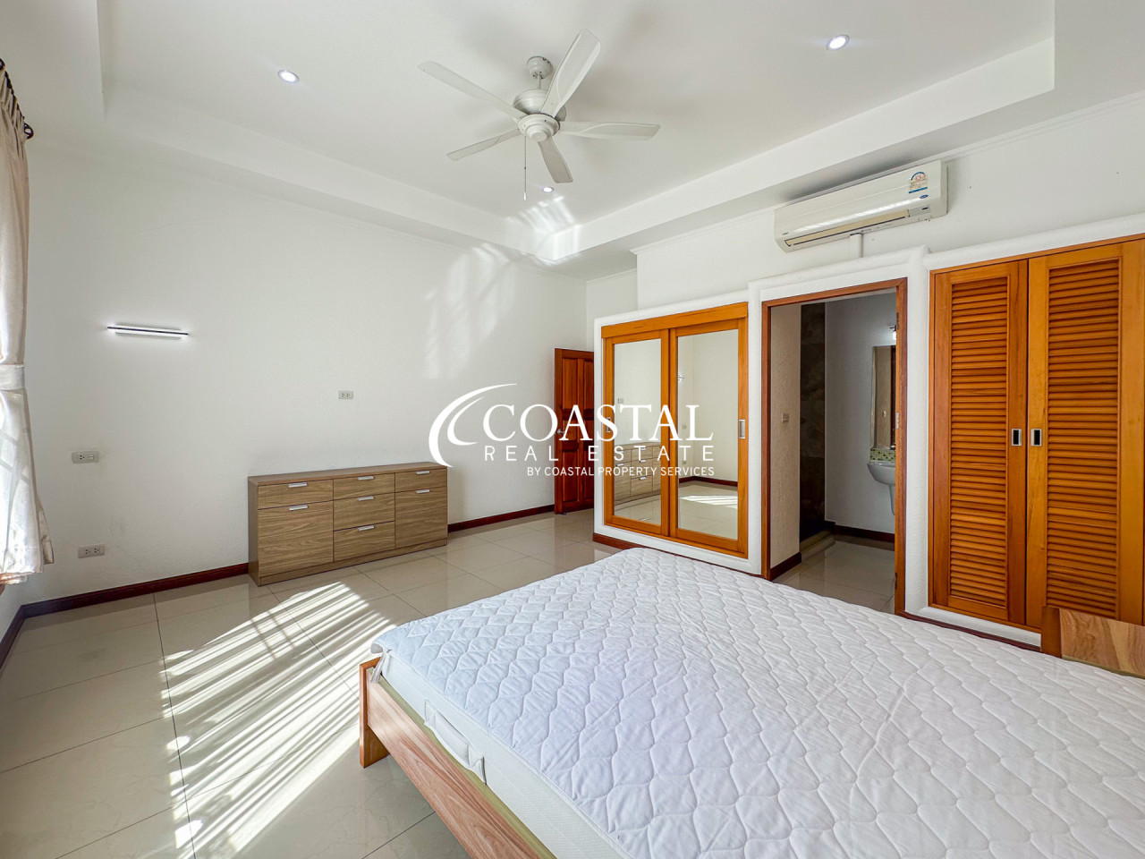 House For Sale And Rent Mabprachan/Pong