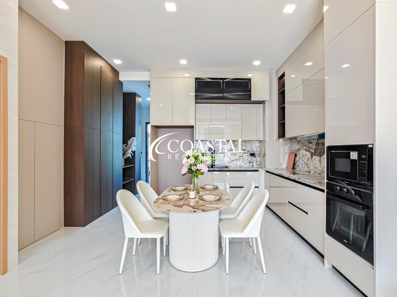 ทาวน์เฮ้าส์สำหรับขายที่หนองปลาไหล