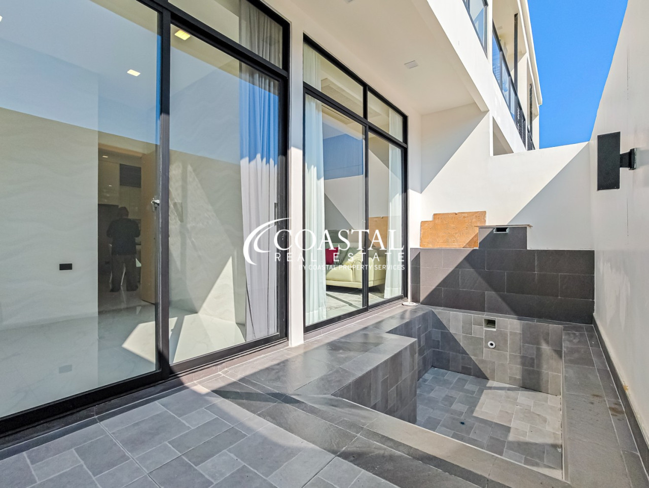 ทาวน์เฮ้าส์สำหรับขายที่หนองปลาไหล