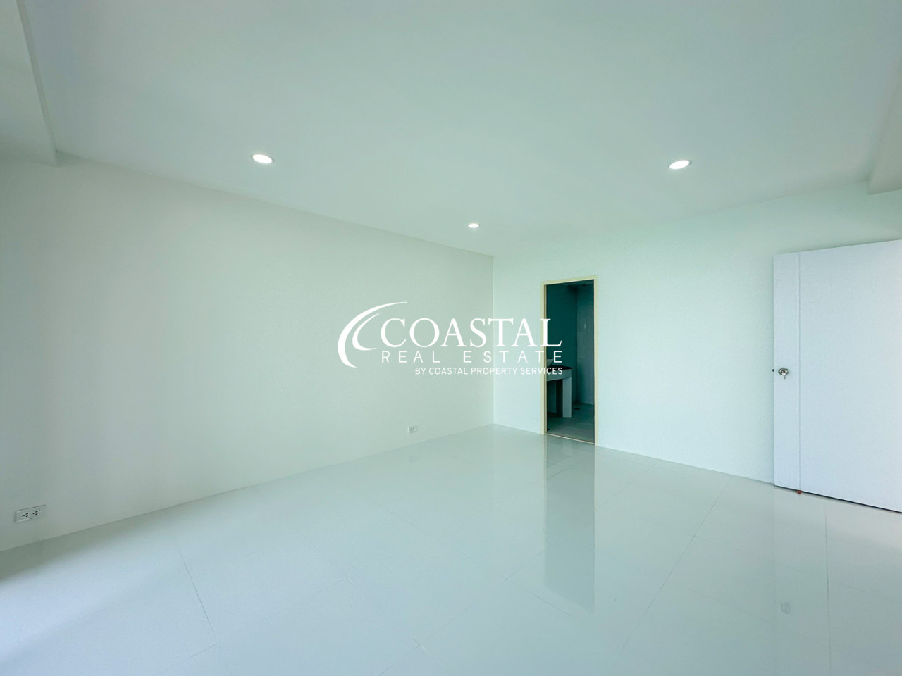 Condo For Sale Na-Jomtien