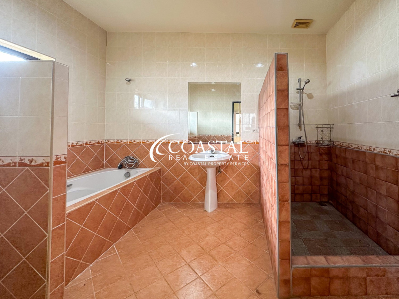 House For Sale Mabprachan/Pong