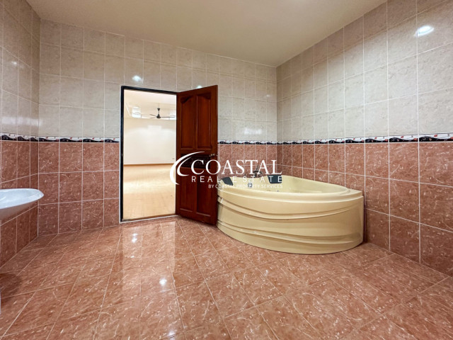 House For Sale Mabprachan/Pong