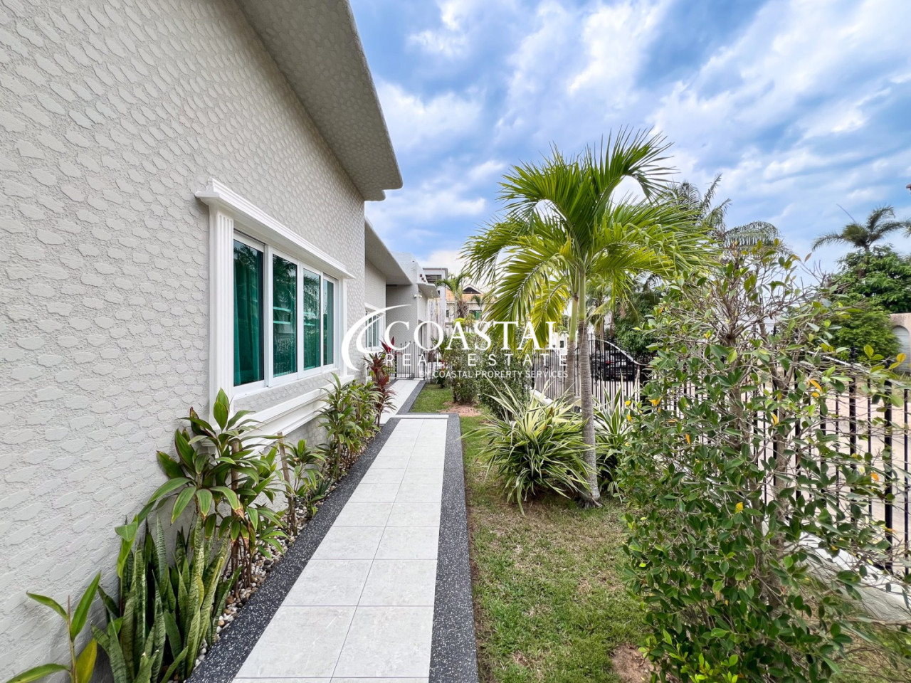 House For Sale Mabprachan/Pong