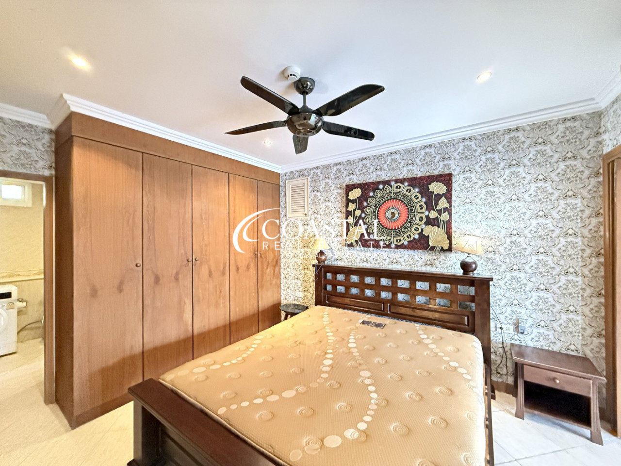 คอนโดสำหรับขายหรือเช่าที่พระตำหนัก