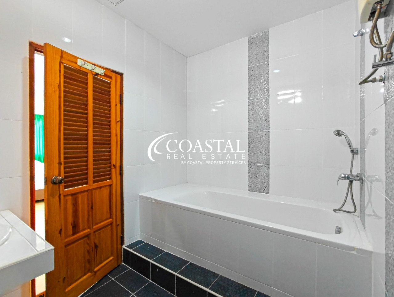 Commercial For Sale Bang Saray