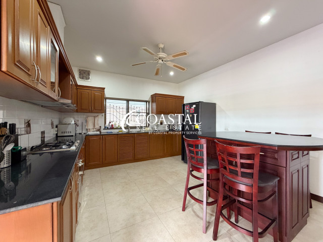 House For Sale And Rent Mabprachan/Pong